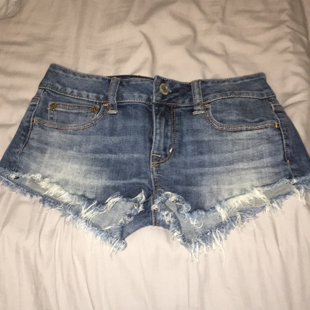 Distressed AEO denim shorts